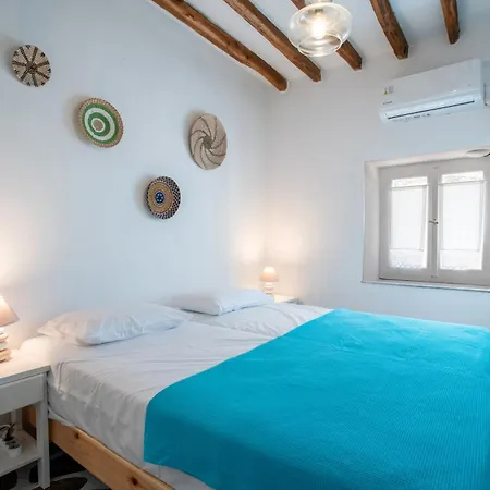 Petros * Parikia (Paros)