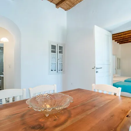 Apartment Petros *